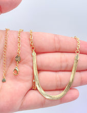 Load image into Gallery viewer, 18k Gold Filled Curb Link Necklace With Herring Bone Center Piece
