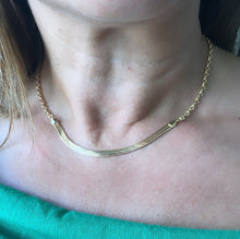 Load image into Gallery viewer, 18k Gold Filled Curb Link Necklace With Herring Bone Center Piece
