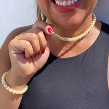 Load image into Gallery viewer, 18k Gold Filled 8mm Beaded Cream Colored Pearl Set
