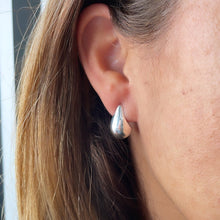 Load image into Gallery viewer, 18k Gold Filled Chunky Smooth Tear Drop Earring
