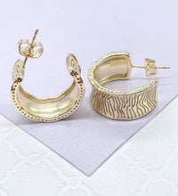 Load image into Gallery viewer, 18k Gold Filled Wide Tree Trunk Patterned Open Hoop Earrings
