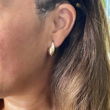 Load image into Gallery viewer, 18k Gold Filled Chunky Smooth Tear Drop Earring
