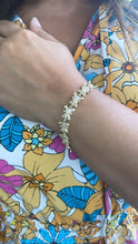 Load image into Gallery viewer, 18k Gold Filled Womens Zirconia Bear Charm Bracelet
