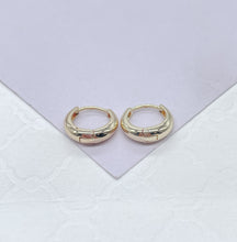 Load image into Gallery viewer, 18k Gold Filled Plain Tear Drop Shaped Huggie Hoop Earrings In Three Sizes
