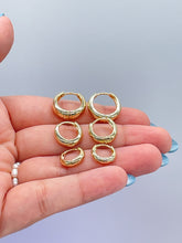 Load image into Gallery viewer, 18k Gold Filled Plain Tear Drop Shaped Huggie Hoop Earrings In Three Sizes
