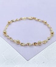 Load image into Gallery viewer, 18k Gold Filled Twist and Beaded Dainty Bracelet
