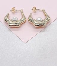 Load image into Gallery viewer, 18k Gold filled Boho Style Wavy Hoop Earrings With Inner Pearl Attached
