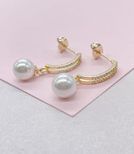 Load image into Gallery viewer, 18k Gold Filled Dangling Drop Earring With Smooth Pearl on the bottom
