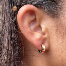 Load image into Gallery viewer, 18k Gold Filled Mini Chunky Huggie Hoop Earrings
