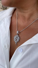 Load image into Gallery viewer, 18k SilverFilled Medium Sized Lion Head Pendant With Emerald Green Eyes
