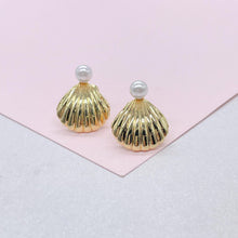 Load image into Gallery viewer, 18k Gold Filled Clam Stud Earrings with Pearl Engraved, Pearl Earrings, Shell Earrings,
