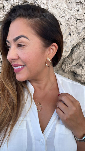 18k Gold Irregular Oval Necklace Pendant and Earrings