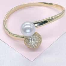 Load image into Gallery viewer, 18k Gold Filled Smooth Bangle Dual Ended With Pearl and CZ

