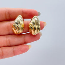 Load image into Gallery viewer, 18k Gold Filled Smooth XL Tear Drop Earring with Shell Patterns
