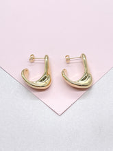 Load image into Gallery viewer, 18k Gold Filled Smooth Semi Twist Hoop Earrings
