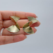 Load image into Gallery viewer, 18k Gold Filled Fanned out Earrings with Stripped Pattern
