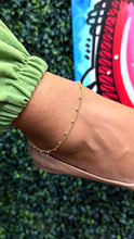 Load image into Gallery viewer, 18k Gold Filled Curb Chain Satellite Anklet with Hanging Bead
