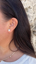 Load image into Gallery viewer, 18k Gold Filled Tiny Flower Stud Pearl Earrings
