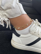 Load image into Gallery viewer, 18k Gold Filled Dainty Round CZ Charm Anklet, Summer Jewelry, Body Jewelry
