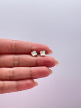Load image into Gallery viewer, 18k Gold Filled Tiny Flower Stud Pearl Earrings
