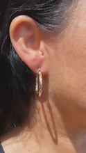 Load and play video in Gallery viewer, 18k Gold Filled Small Twisted Diamond Cut Textured Hoop Earrings 25mm Diameter
