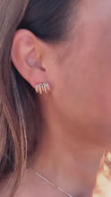 Load and play video in Gallery viewer, 18k Gold Filled Gold Row Earrings With Patterned Lines
