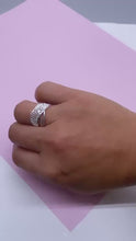 Load and play video in Gallery viewer, 925 Sterling Silver Ring With Honey Comb Textures &amp; Smooth Thin Rows
