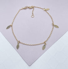 Load image into Gallery viewer, 18k Gold Filled Charm Anklet Featuring Options In Heart or Leaves Wholesale
