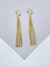 Load image into Gallery viewer, 18k Gold Filled Dangling Earring With Box Chain Ends
