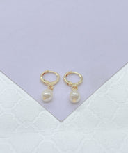 Load image into Gallery viewer, 18k Gold Filled Dainty Dangling Hoop With Small Pearl Charm
