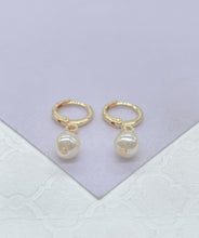Load image into Gallery viewer, 18k Gold Filled Dainty Dangling Hoop With Small Pearl Charm
