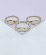 Load image into Gallery viewer, 18k Gold Filled Plain Dainty Minimalist Dainty Signet plaque Statement Ring
