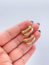 Load image into Gallery viewer, 18k Gold Filled Double Link Smooth And Twisted Pushback Open Hoop Earring C-Hoop
